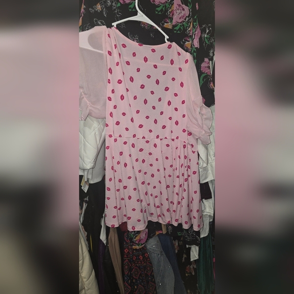 🍂🍁Like new Torrid 2x Studio Knit Chiffon Puff Sleeve Surplice Top - Picture 3 of 4